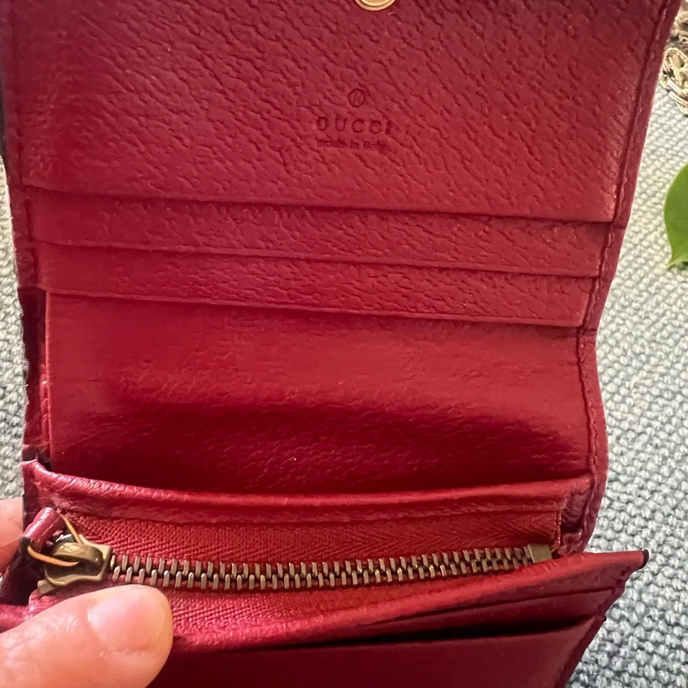 Gucci Red and Beige Card Holder with Bee Accent - Picture 7 of 12